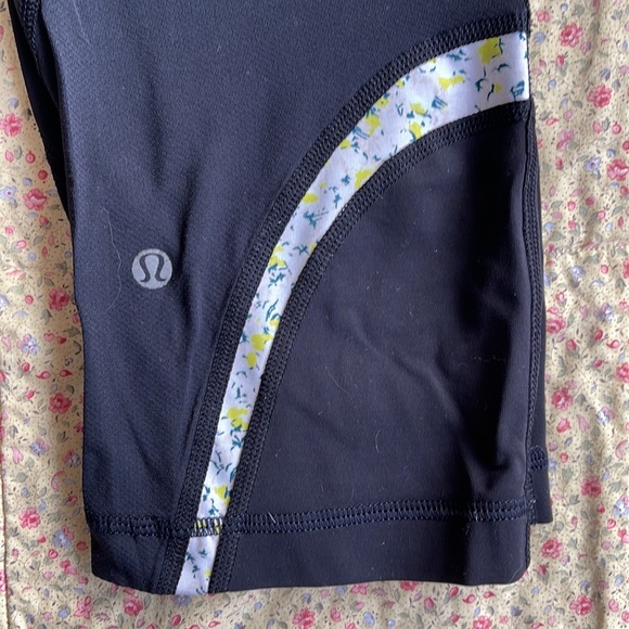 lululemon athletica crop leggings size 10 - Picture 3 of 4